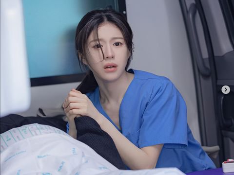 Fakta-fakta Go Youn Jung, Artis Cantik Pemeran Drama Korea Resident Playbook