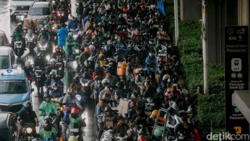 Benarkah Orang Tunda Beli LCGC dan Beralih Pilih Motor?