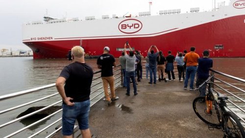 BYD, 7 Kapal Jumbo Pengangkut Ribuan Mobil BYD, Salah Satunya Berlabuh di Jakarta