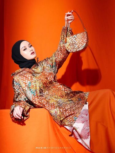5 Gaya Hijab Clean Look untuk Idul Adha ala Irish Bella hingga Inara Rusli