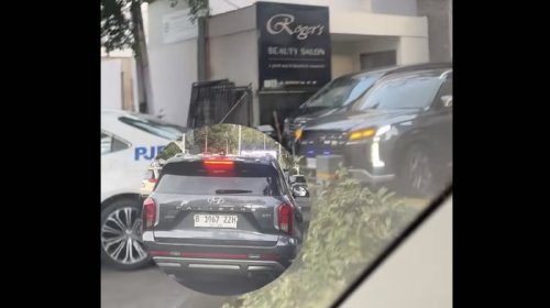 Viral Palisade Pelat ZZH Keluar dari Salon Dikawal Petugas, Emang Boleh?