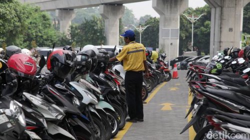 Pramono Mau Naikkan Tarif Parkir di Jakarta, Begini Reaksi Ahok