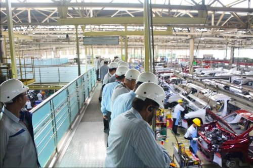 Cara Toyota Jaga Kualitas Mobil Produksi Dalam Negeri