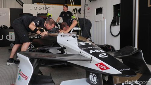 Jaguar, Berkunjung ke Garasi Jaguar TCS Racing di Sirkuit Formula E Jakarta