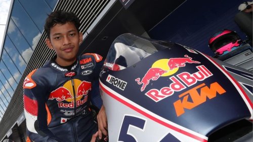 Indonesia Raya Berkumandang di Sirkuit Mugello, Pebalap Muda RI Juara