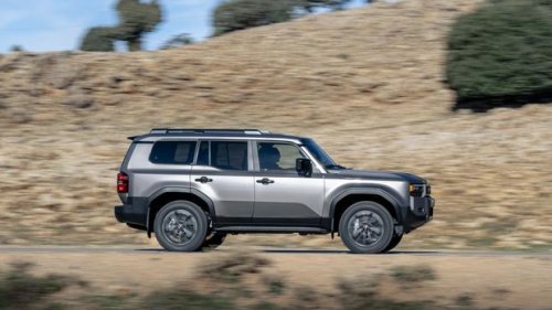 Toyota, Toyota Land Cruiser, Sangar tapi Irit! Toyota Land Cruiser Hybrid Resmi Meluncur
