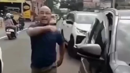 Cerita di Balik Polisi Kawal Mobil Pribadi Diprotes Pemobil Lain