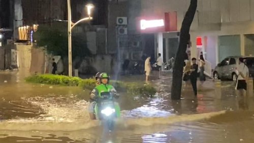 Viral Motor Listrik Terobos Banjir di Kemang, Ini Saran Pabrikan