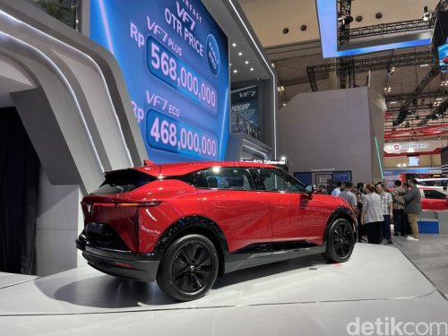 VinFast, VinFast VF7, VinFast VF7 Meluncur di GIIAS 2025, Harga Mulai Rp 499 Juta