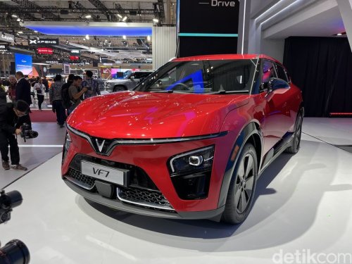 VinFast, VinFast VF7, VinFast VF7 Meluncur di GIIAS 2025, Harga Mulai Rp 499 Juta