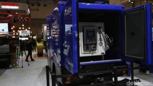 Mitsubishi Fuso Bawa Truk Powerbank, Begini Wujudnya