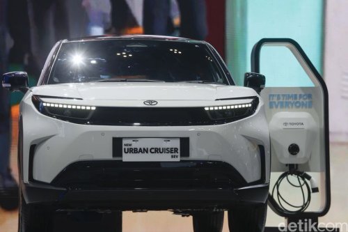 Toyota, Toyota bZ4X, Sudah Ada Versi Lokal, Toyota bZ4X CBU Jepang Masih Dijual di Indonesia