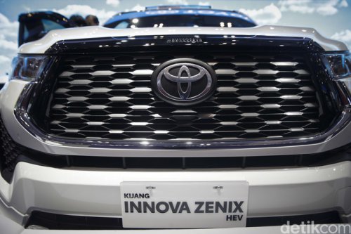 Segini Harga Pasaran Kijang Innova Zenix Hybrid Bekas Tahun 2023