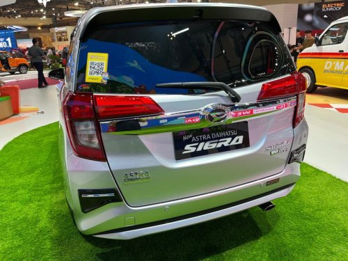 Daihatsu, Daihatsu Sigra, Daihatsu Segarkan Tampilan Sigra R Deluxe, Harga Naik Rp 2,1 Juta