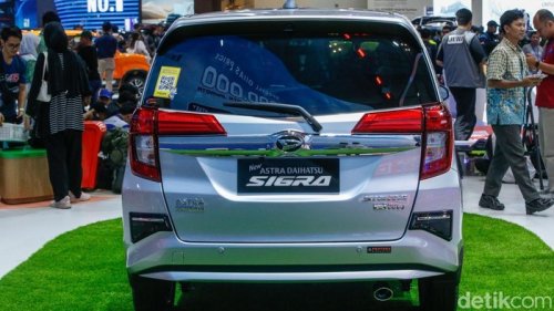 Harga Plastik Naik Gila-gilaan, Ngaruh ke Harga Mobil?