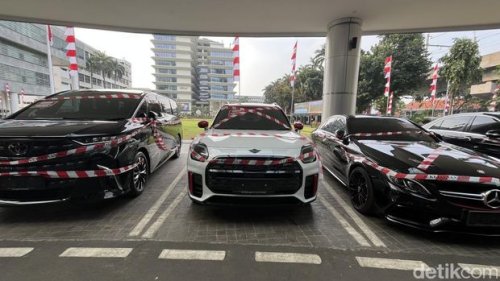 Daftar Mobil Mafia Migas Riza Chalid yang Disita Kejagung