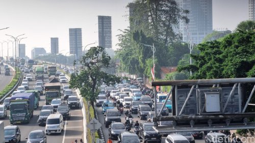 Biar Nggak Kena Macet di TB Simatupang, Ini Pilihan Transportasi Umumnya
