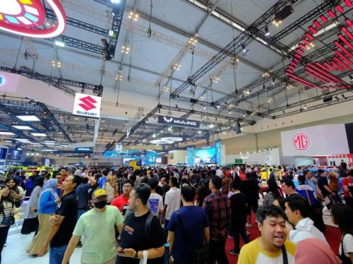 Penjualan Mobil Indonesia Anjlok, Malaysia Melesat Jadi Raja ASEAN! Kok Bisa?