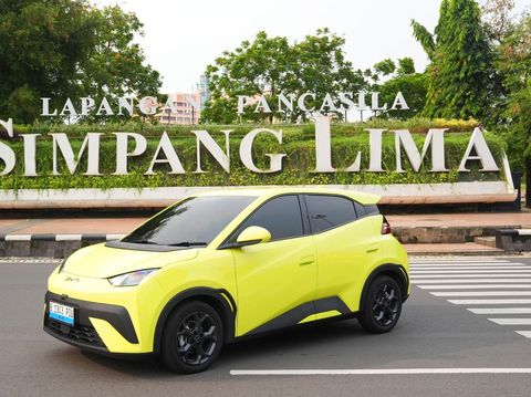 BYD, BYD Atto 1 Jadi Mobil Pertama? Fitur-fiturnya Emang Sesuai Banget