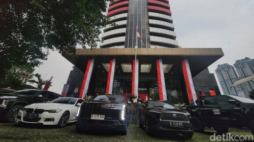 22 Mobil-motor di OTT Wamenaker: Ada yang Pajaknya Mati-Atas Nama Perusahaan