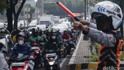 Penjelasan Pramono soal Trotoar Dipakai Urai Kemacetan TB Simatupang