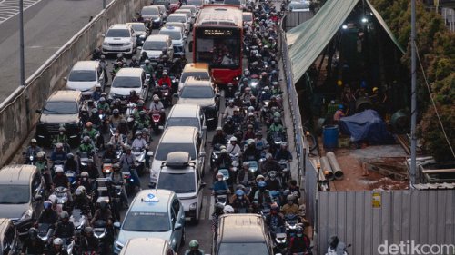 Macet Terus di TB Simatupang, Sudah Saatnya ERP dan Tarif Parkir Mahal Berlaku