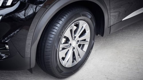 5 Kebiasaan yang Bikin Ban Mobil Cepat Rusak