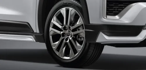 Toyota, Toyota Innova, Toyota Thailand Luncurkan Innova Zenix Terbaru Bikinan Karawang, Apa Bedanya?