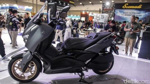 Honda, Yamaha, Harga Honda Forza vs Yamaha Xmax Terbaru