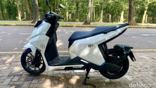 Test Ride Alva N3, Motor Listrik Praktis dengan Sentuhan Futuristis