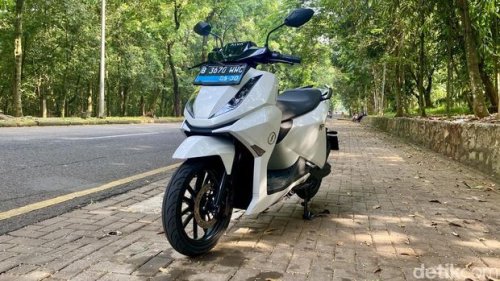 Motor Listrik Honda, Honda, Jauh Juga! Segini Beda Pajak Motor Listrik vs Honda BeAT