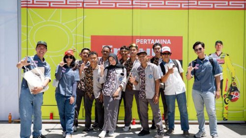 Helm Bertanda Tangan Valentino Rossi Dilelang Nih