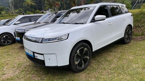 Interior Mobil Listrik China Minim Tombol Fisik, Bikin Susah Konsumen?