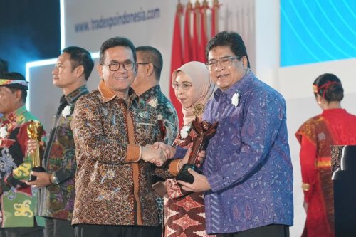 Toyota, Kado dari Kemendag Atas Kerja Keras Toyota Indonesia
