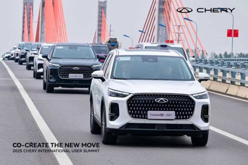 Mobil Hybrid Chery Sekali Isi Bahan Bakar Tembus 1.403 Km!