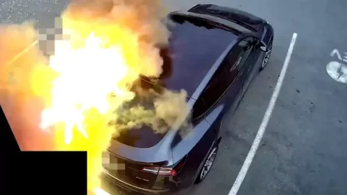 Waduh! Mobil Listrik Tesla Meledak, Ternyata Penyebabnya Sepele