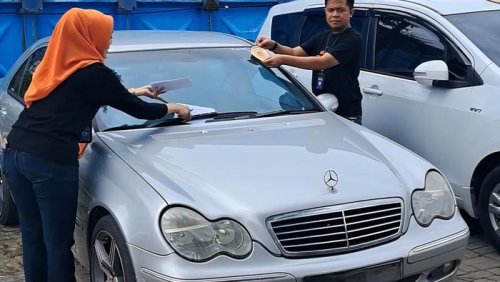 Mobil Masih Nunggak Pajak? Siap-siap Ditempelin Stiker Khusus!