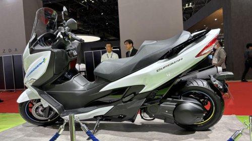 Suzuki  | Mobil-Motor Suzuki buat Hadapi Masalah Lingkungan: Fronx Etanol-Burgman Hidrogen