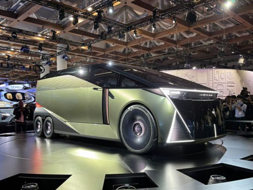 Kata Lexus soal Perkembangan Mobil Listrik