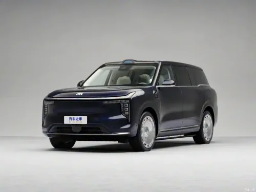 Makin Unik Aja, Mobil Hybrid Punya Shower buat Mandi