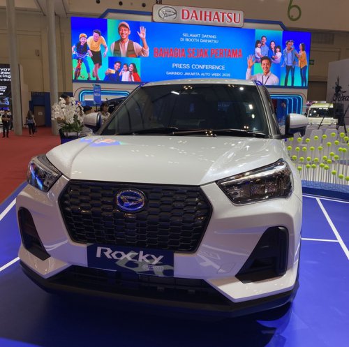 Daihatsu Tawarkan Program Khusus buat yang Beli Rocky Hybrid di GJAW 2025