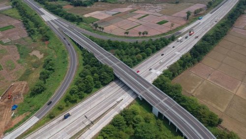 Beda Jalan Tol Pakai Material Aspal dan Beton