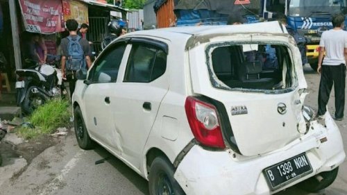 Truk Kelebihan Beban Picu Tabrakan Beruntun 13 Kendaraan di Karawang