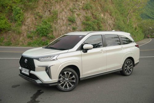 Toyota, Paket Komplet Toyota: Yang Irit Banyak, yang Kencang Ada