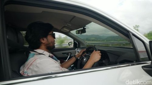 Toyota, Tenang di Tengah Padatnya Jalan Bali bersama Toyota New Veloz Hybrid