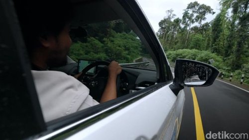 Toyota, Siksaan 1.000 Km Toyota Veloz Hybrid di Jalur Lombok-Bali, Enak Buat Nanjak?