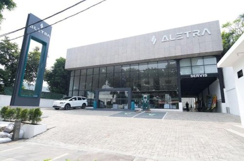 Setahun di Industri EV RI, Aletra Capai TKDN 44% & Perluas Dealer 3S