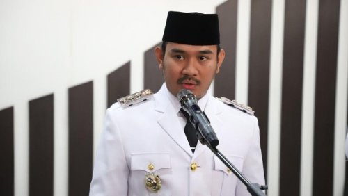 3 Mobil Beda Status Bernilai Miliaran Bupati Bekasi Ade Kuswara