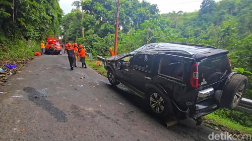 Pelajaran dari Ford Everest Terguling di Tanjakan Cisarakan Sukabumi