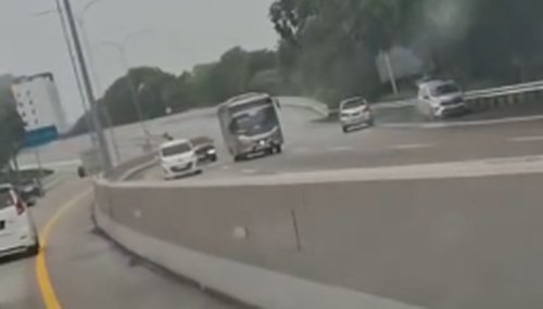 Viral Avanza Lawan Arah di Tol: Berhenti Sebelum Bayar Tol Lalu Putar Balik